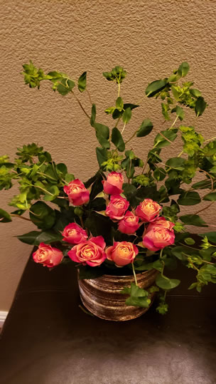 Pink Spray Roses & Bupleurum griffithii